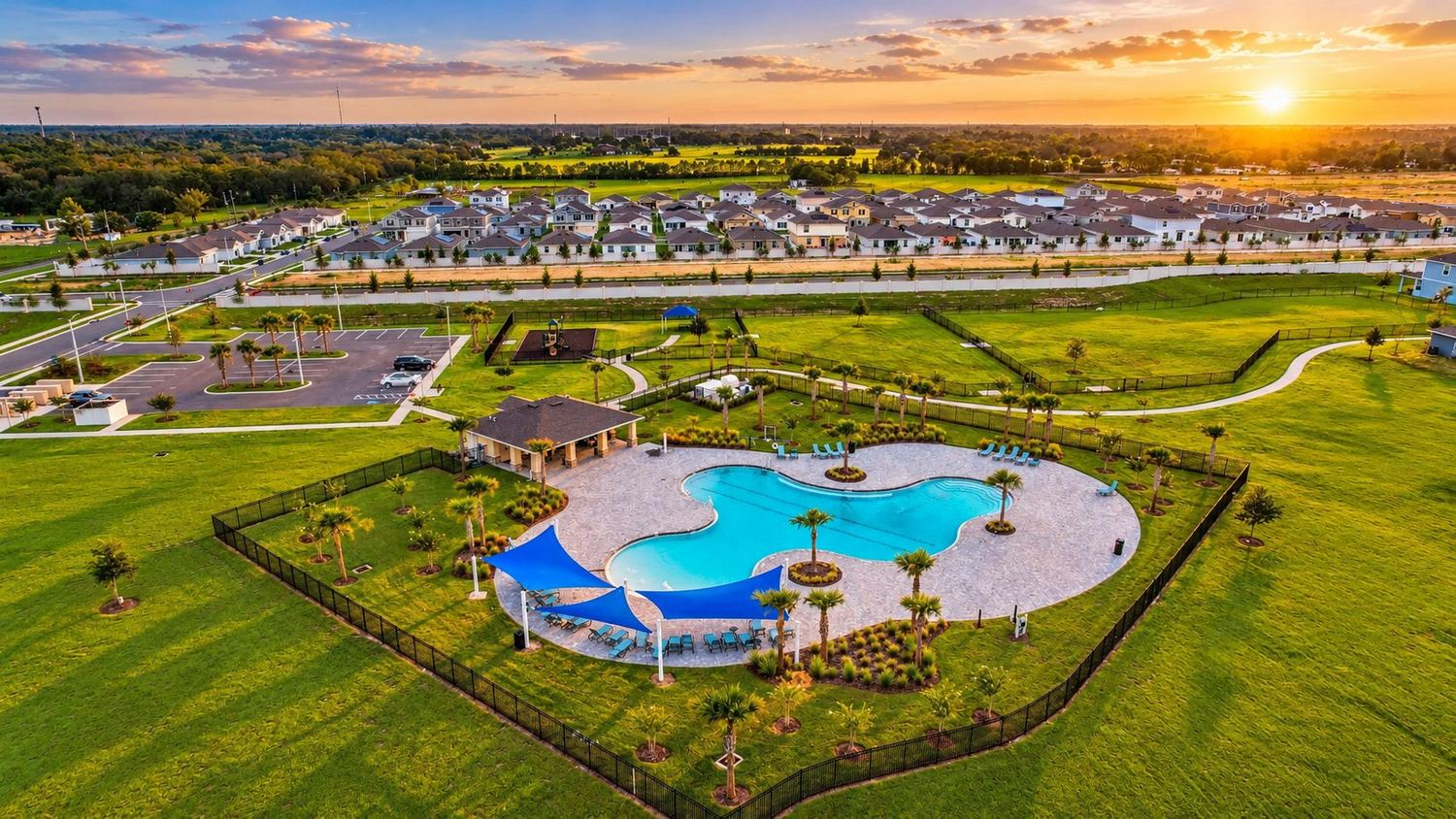 A piscina e a área de lazer do Cypress Park Estates