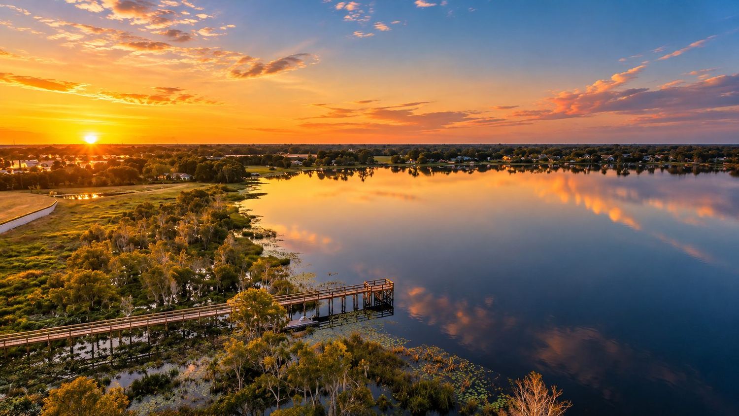 O lago ao entardecer (imagem ilustrativa)